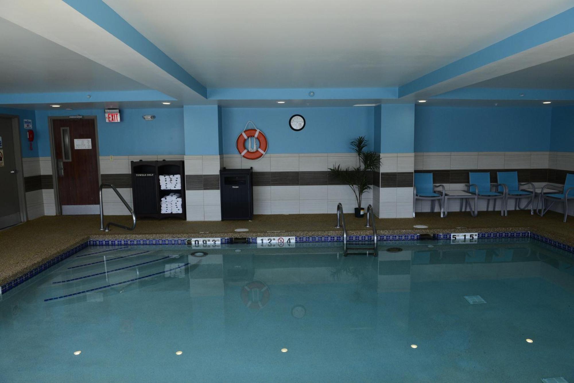 Elm Hotel, Ascend Collection Hotel 2*