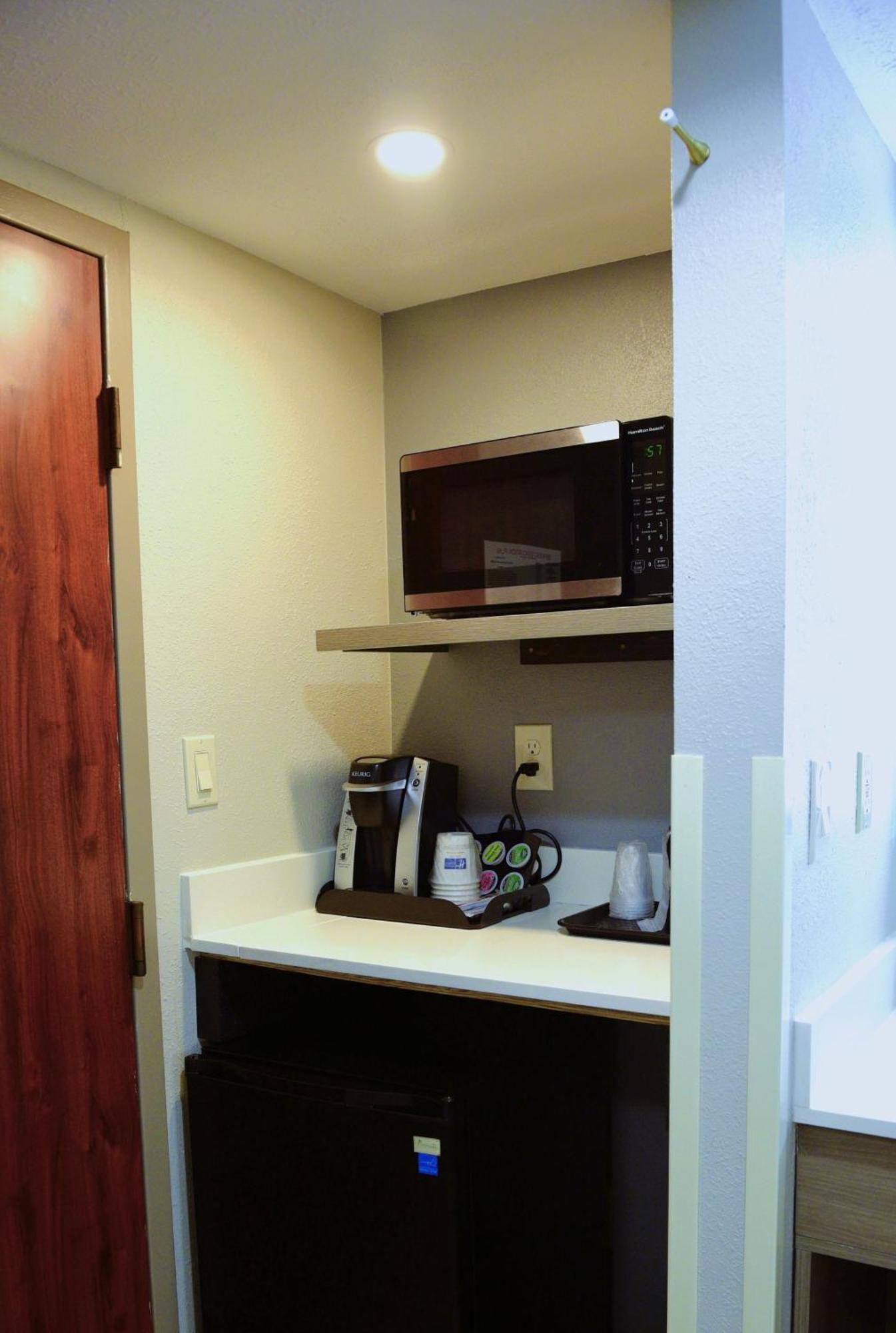 Elm Hotel, Ascend Collection 2*