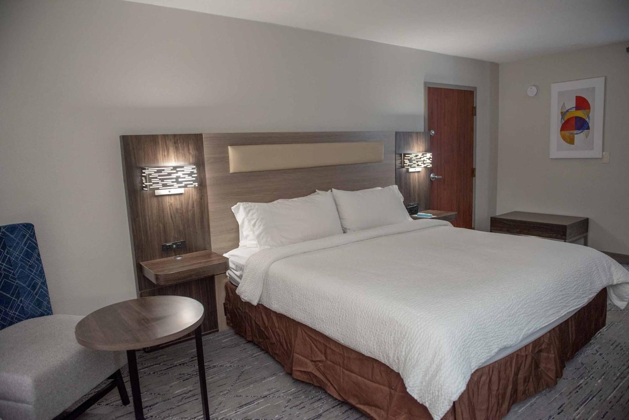 Elm Hotel, Ascend Collection 2*