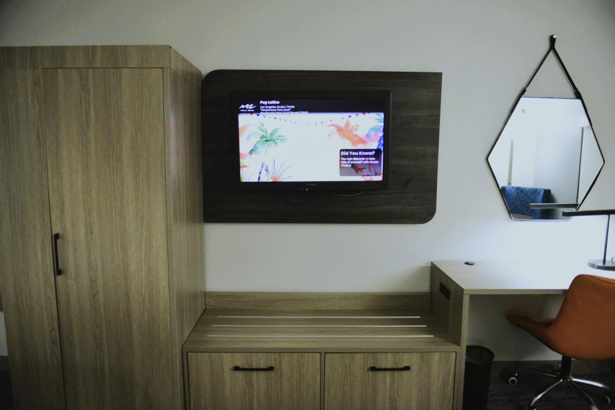 Elm Hotel, Ascend Collection Hotel 2*