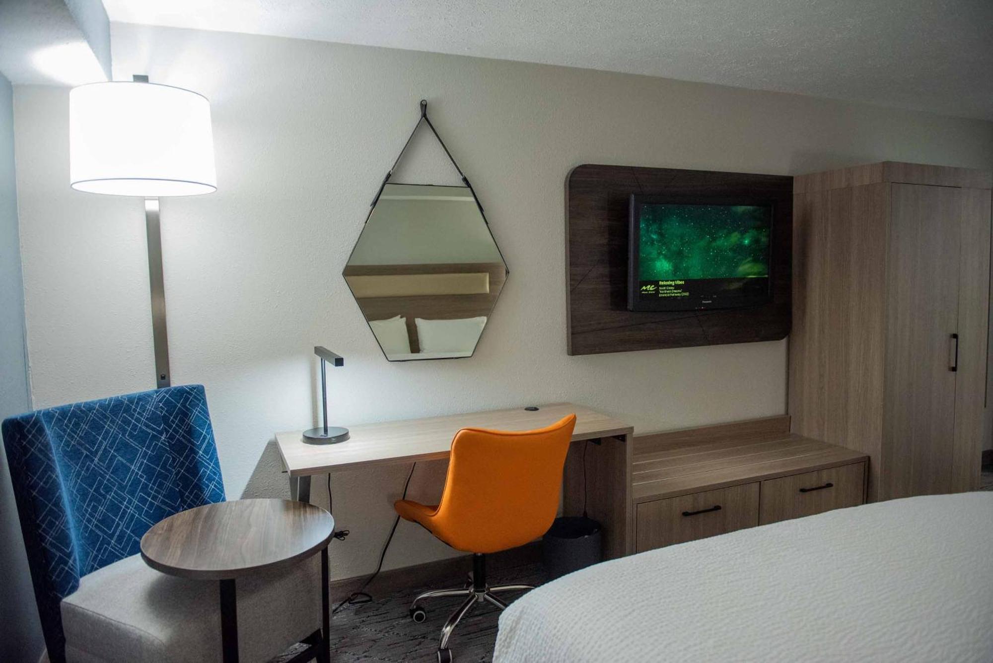 Elm Hotel, Ascend Collection 2*