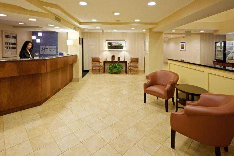 Elm Hotel, Ascend Collection Hotel 2*